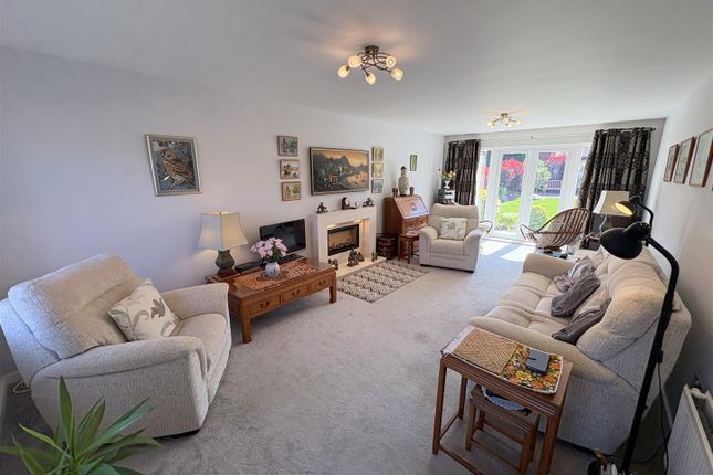 11, Clarence Drive, Darlington photo 3