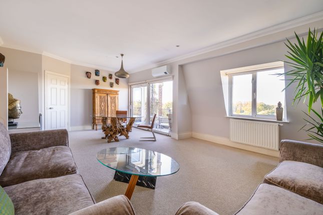 Flat 101, Parkview Court, 38, Fulham High Street, London photo 2