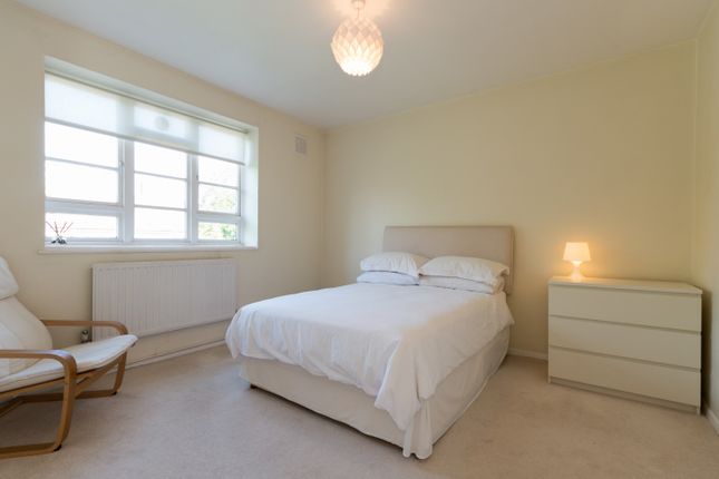 Flat 39, Melford Court, Melford Road, Dulwich photo 4