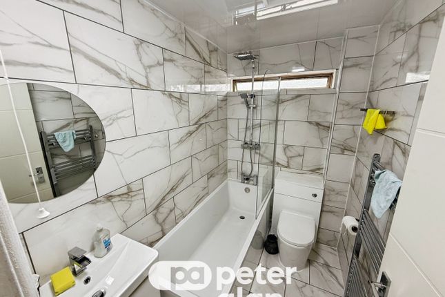 60, Cardiff photo 4