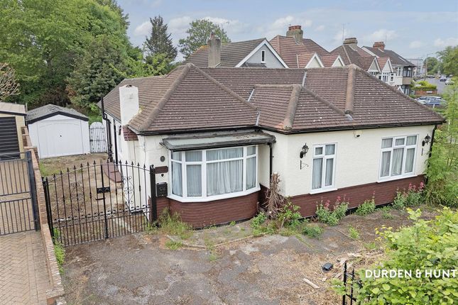 21 Walden Way, Hornchurch photo 2