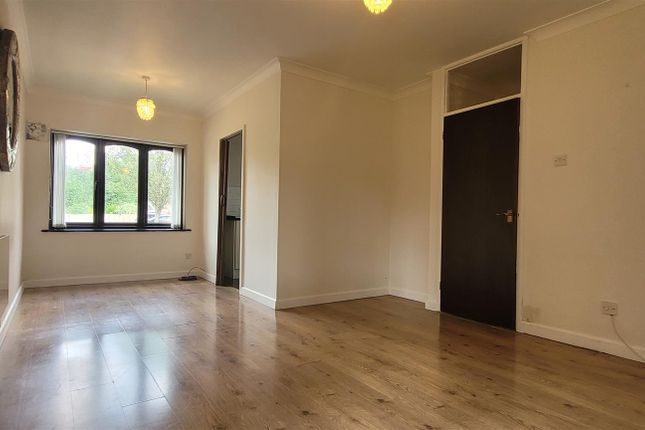 6 Kipling Court, Greenford Avenue, London photo 2