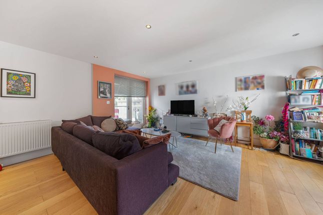 Thumbnail Flat to rent in Caledonian Road, Caledonian Road, London