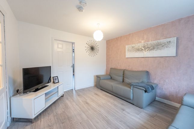 53 Mossgiel Way, Motherwell photo 2