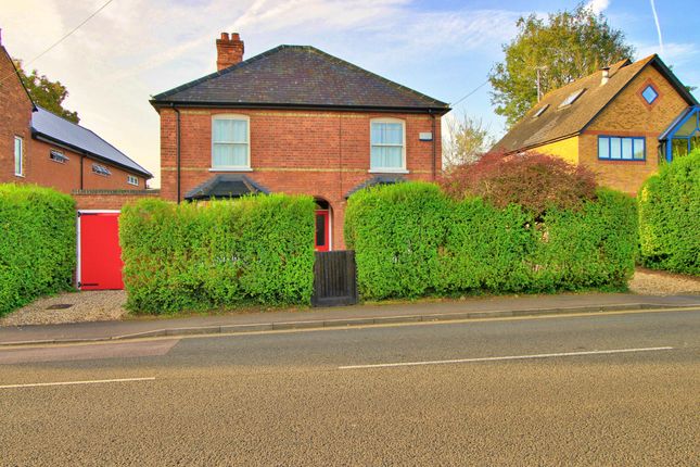 Thumbnail Cottage for sale in London Road, Wokingham