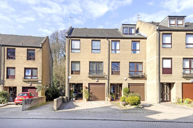 End terrace house for sale in 16 Sunbury Place, Dean, Edinburgh