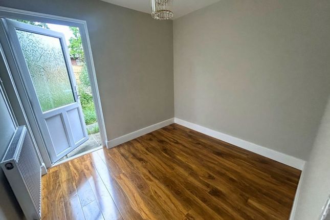 9 Easton End, Basildon photo 3