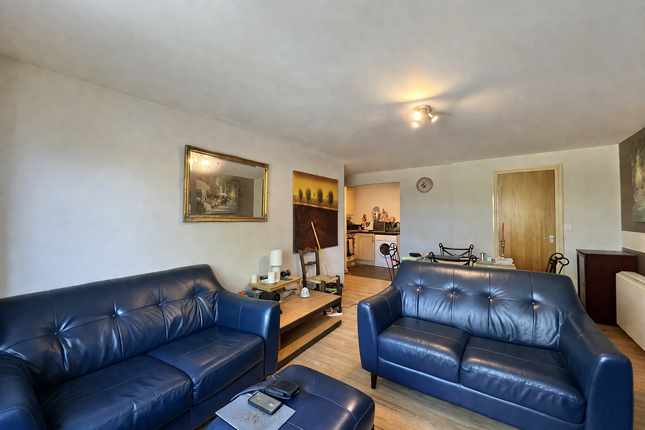 Flat 7, Stonemasons Court, Layton photo 2