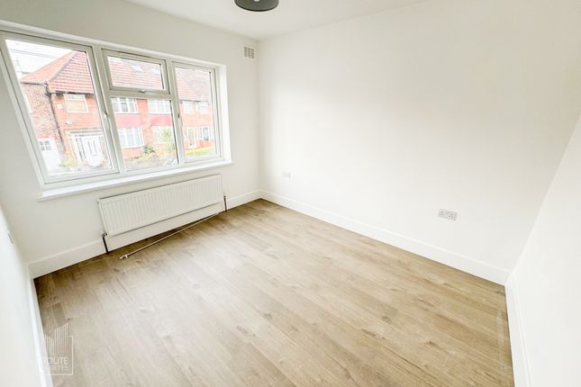 50XX, Chichester Road, London photo 5
