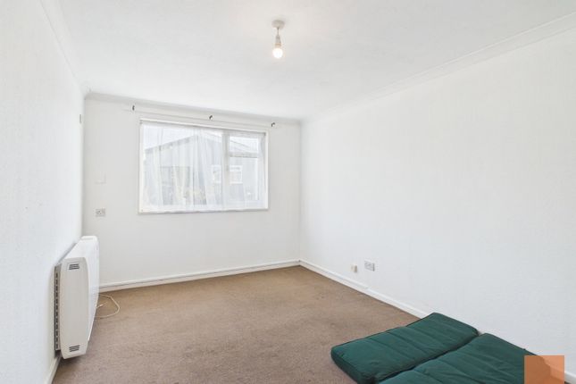 10, Ellen Close, Truro photo 4