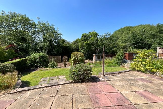105, Knowle Hill Road, Dudley photo 2