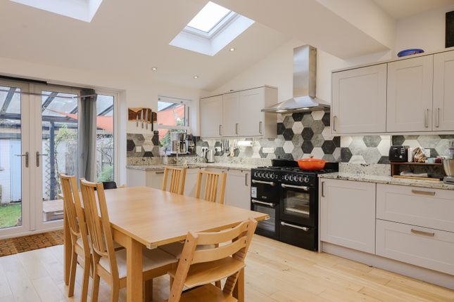 10, Croft Road, London photo 4