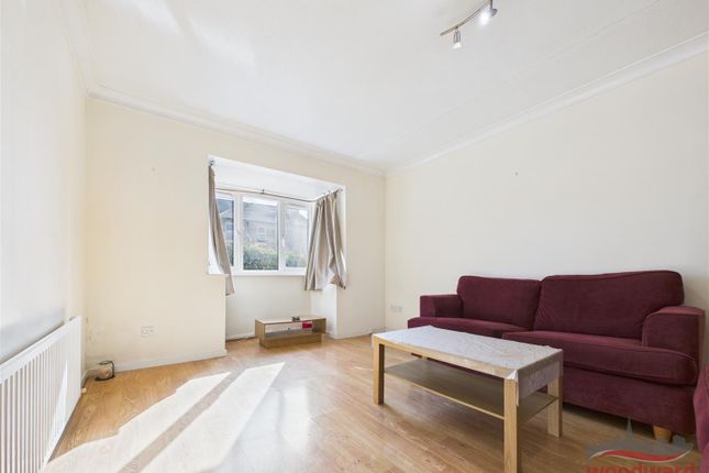 3 Holly Lodge, Buckingham Road, Harrow photo 4