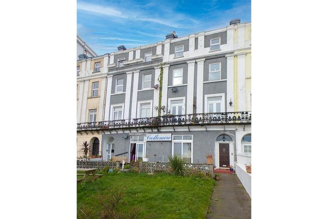 Flat to rent in Castle Terrace, Central Promenade, Douglas, Isle Of Man