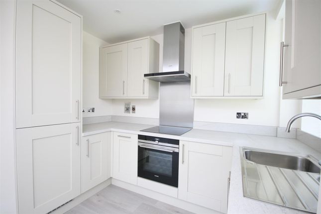 Kitchen 2.Jpg
