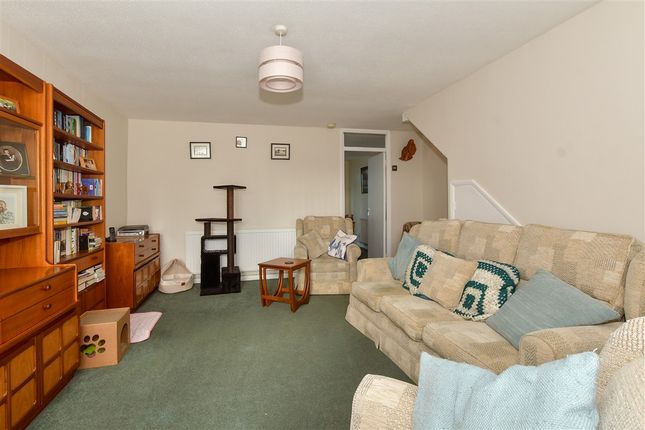 Meadowcroft Close Gossops Green, Crawley photo 3