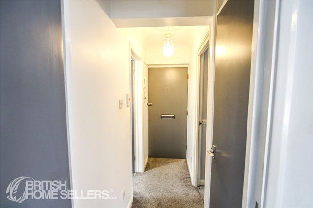 Flat 5, Findon Court,, Spinney Hill, Surrey photo 3