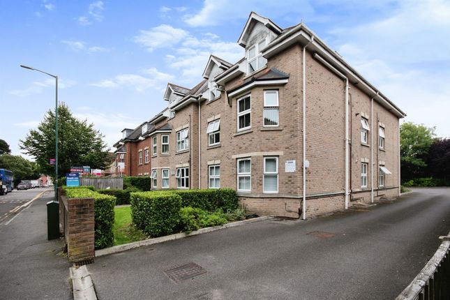 Flat for sale in Richmond Park Road, Bournemouth