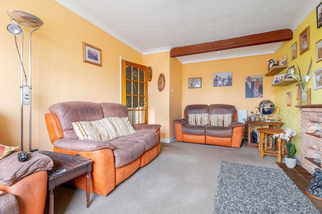 15 Carter Close, Great Yarmouth photo 3