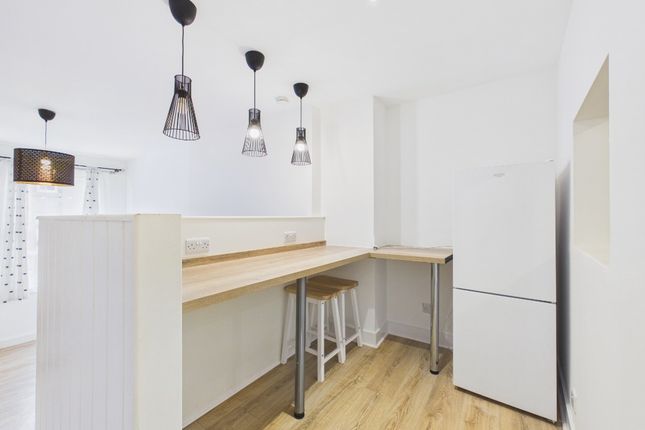 Meadowbank Terrace, Meadowbank, Edinburgh, EH8 7AS, Edinburgh photo 4