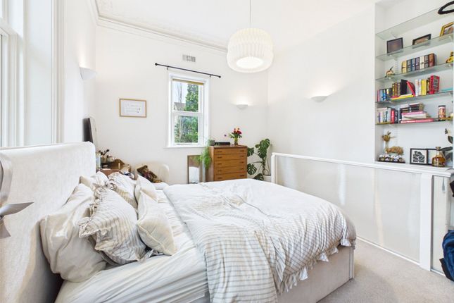 1, Braemar Cottages, Teddington photo 4