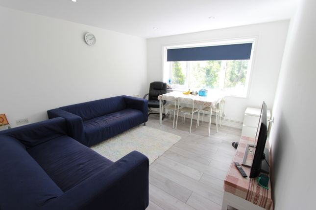 6, Byron Road, Wembley photo 2