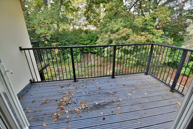 Flat 10, Glade Lodge, Carroll Avenue, Ferndown photo 3