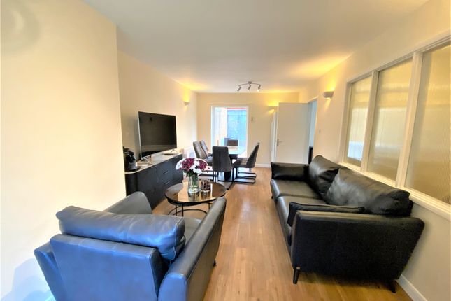 13, Llanaway Close, Godalming photo 4