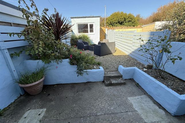 37 Harbour Village, Goodwick photo 4