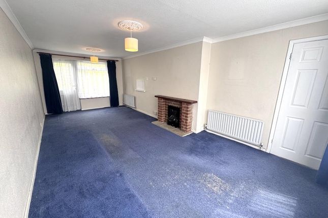 36, Farningham Road, Caterham photo 3