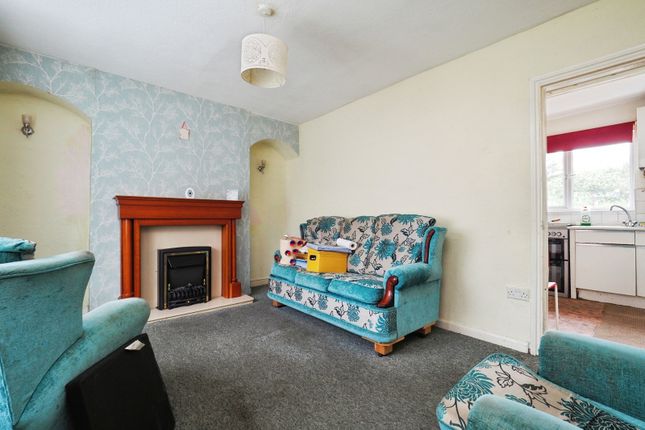 71, Manton Crescent, Nottingham photo 3
