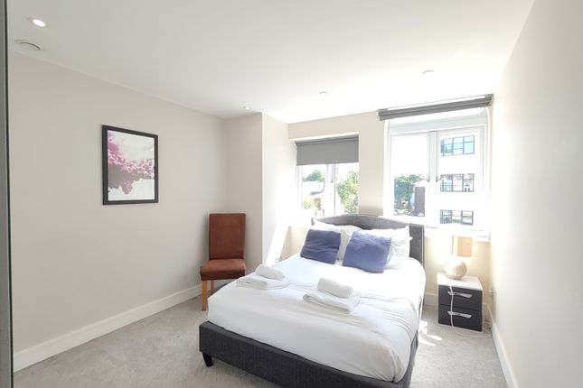 Flat 24, Walpole Court, Ealing Green, Ealing photo 4