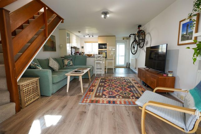 8, Lynton Court, Swansea photo 4