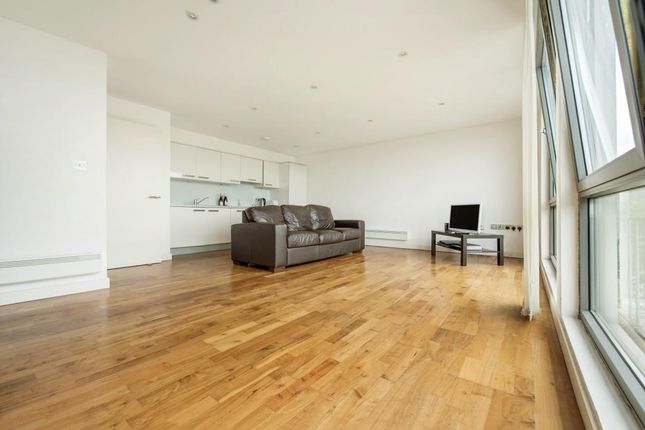 Flat to rent in Modo Building, Clapham High Street