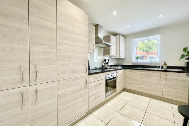 29, Furnells Way, Bexhill-On-Sea photo 4