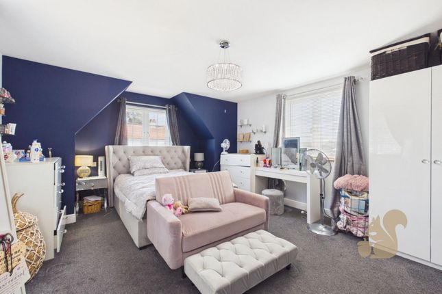 61 Frinton Road, Frinton-On-Sea photo 4