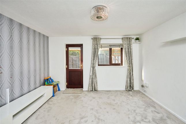 91, Alvington Manor View, Isle of Wight photo 3