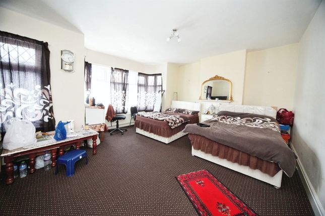 Terraced house for sale in Mansfield Road, Luton