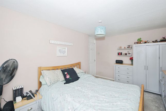 40, Whitnash Close, Balsall Common photo 4
