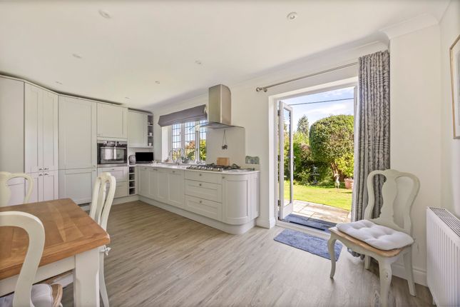 Chestnut Cottage The Brackens Amberley Road, Pulborough photo 2
