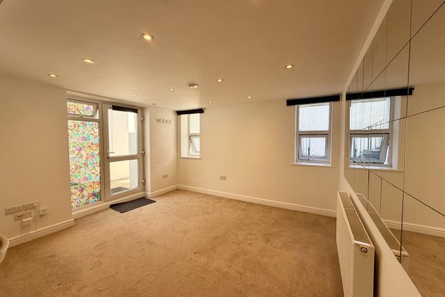 Flat 1, Saffrons View, 11 Meads Road, Eastbourne photo 3