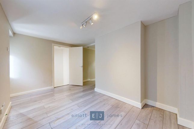 22C, The Avenue, London photo 3