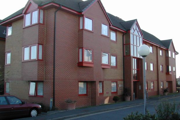 Flat to rent in Franklynn Road, Haywards Heath