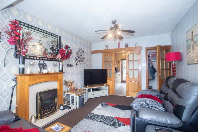 11, Pilsworth Road, Heywood photo 4