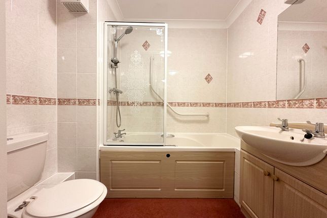 Apt 32, Southwood Court Southend Road, Billericay photo 4