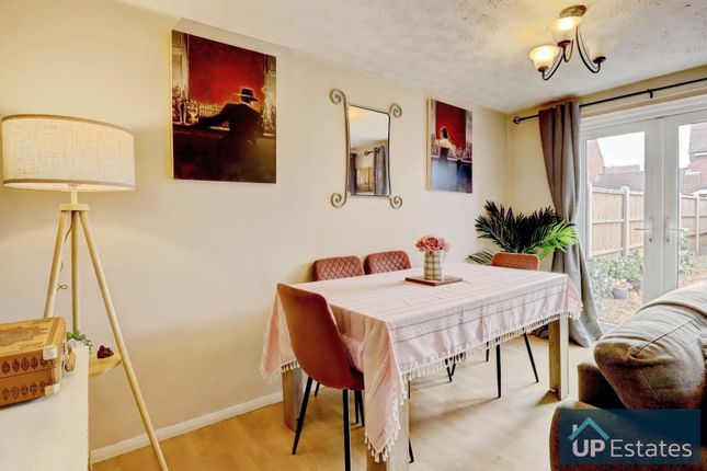 4, Sharpley Court, Coventry photo 4