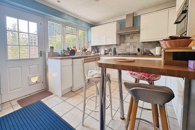 1A,, Ives Close, Hampshire photo 3