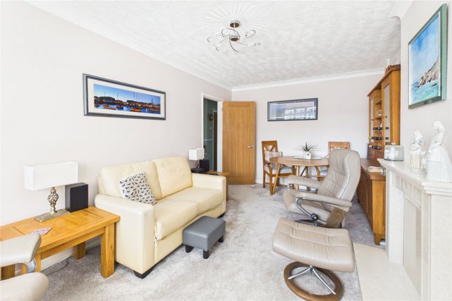 58, Derwent Drive, Wiltshire photo 4