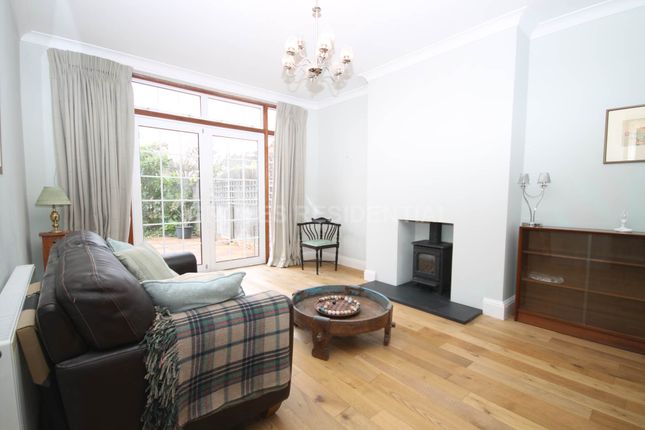 3, Mayfair Avenue, Worcester Park photo 3