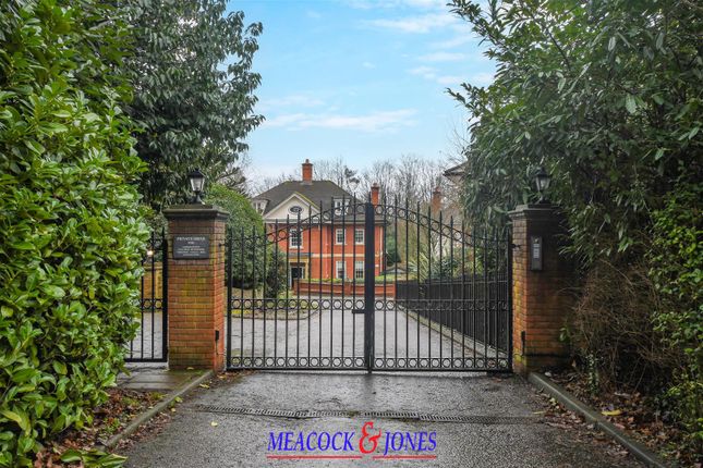 Gainsborough House, Thorndon Approach, Brentwood photo 2